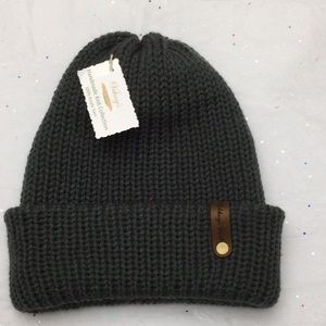 Vekasy’s Knit Beanie Collection